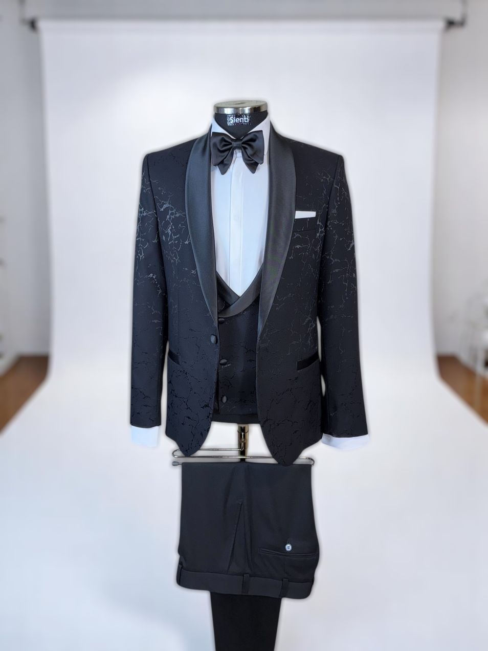 Costum negru cu imprimeu - C7000